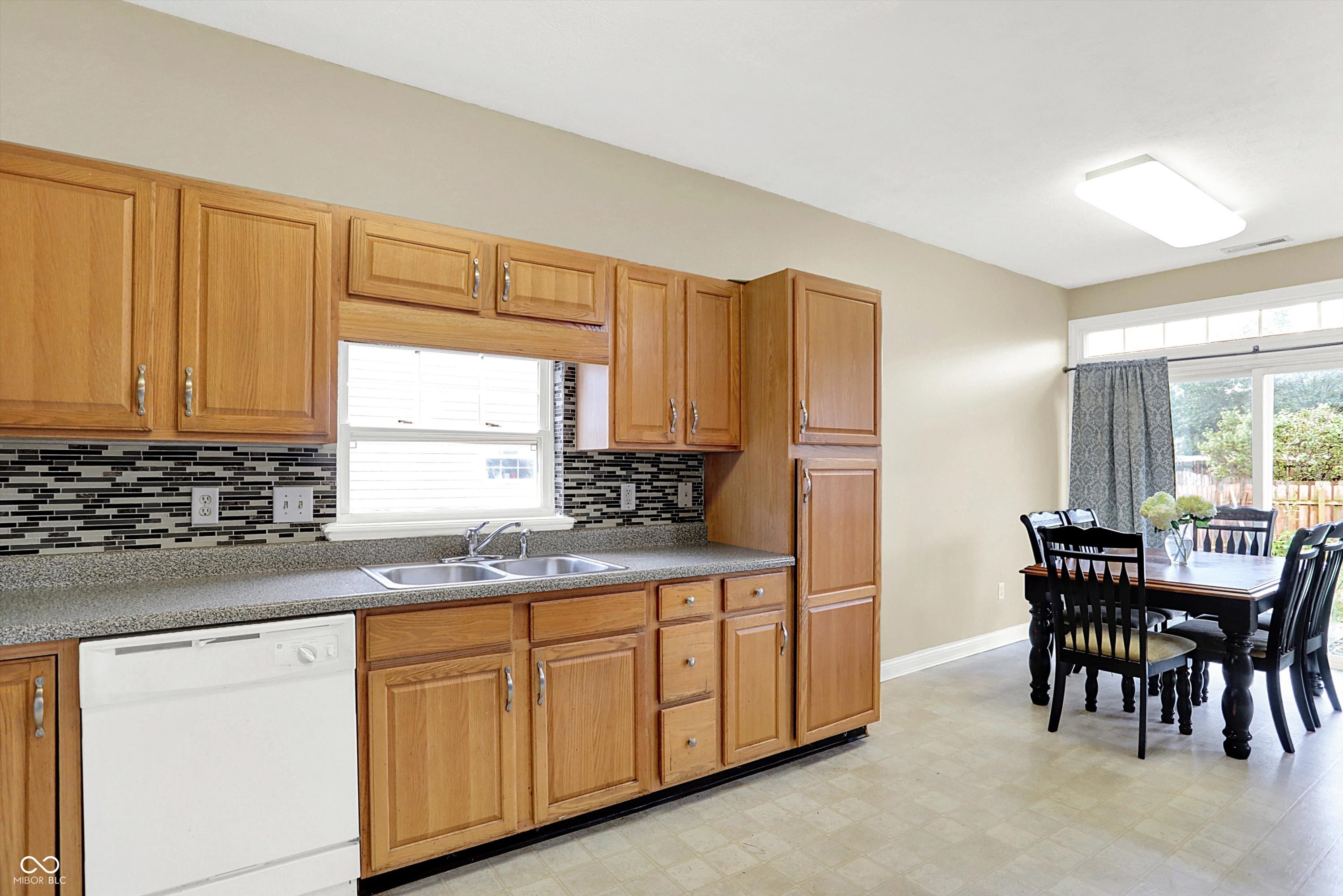 1007 Rentham Lane Indianapolis, IN 46217 - Photo 11 of 26 Gallery Image 11