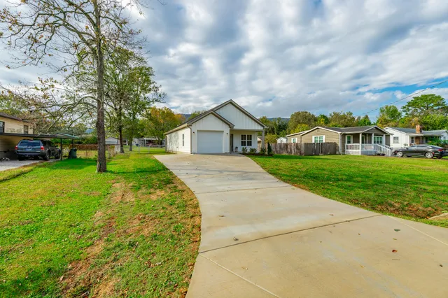 $2,100 | 125 Centro Street, Chattanooga, TN 37419