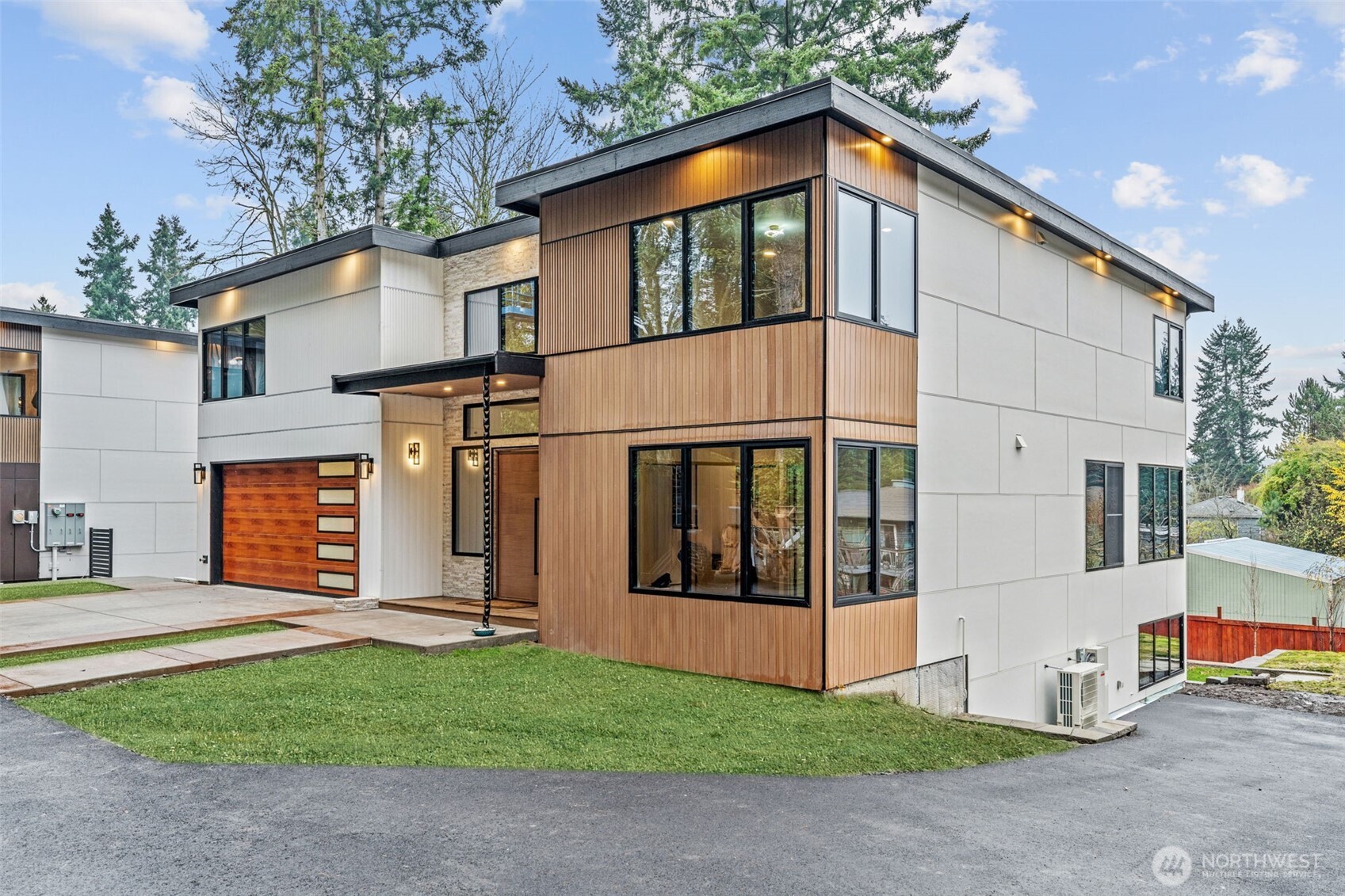 7905 240th Street Southwest Edmonds, WA 98026 - Photo 2 of 34