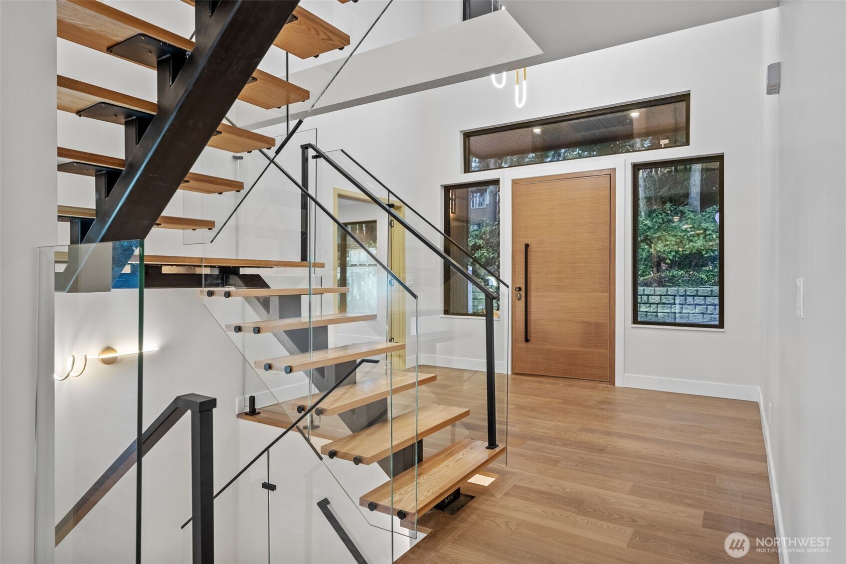 7905 240th Street Southwest Edmonds, WA 98026 - Photo 4 of 34