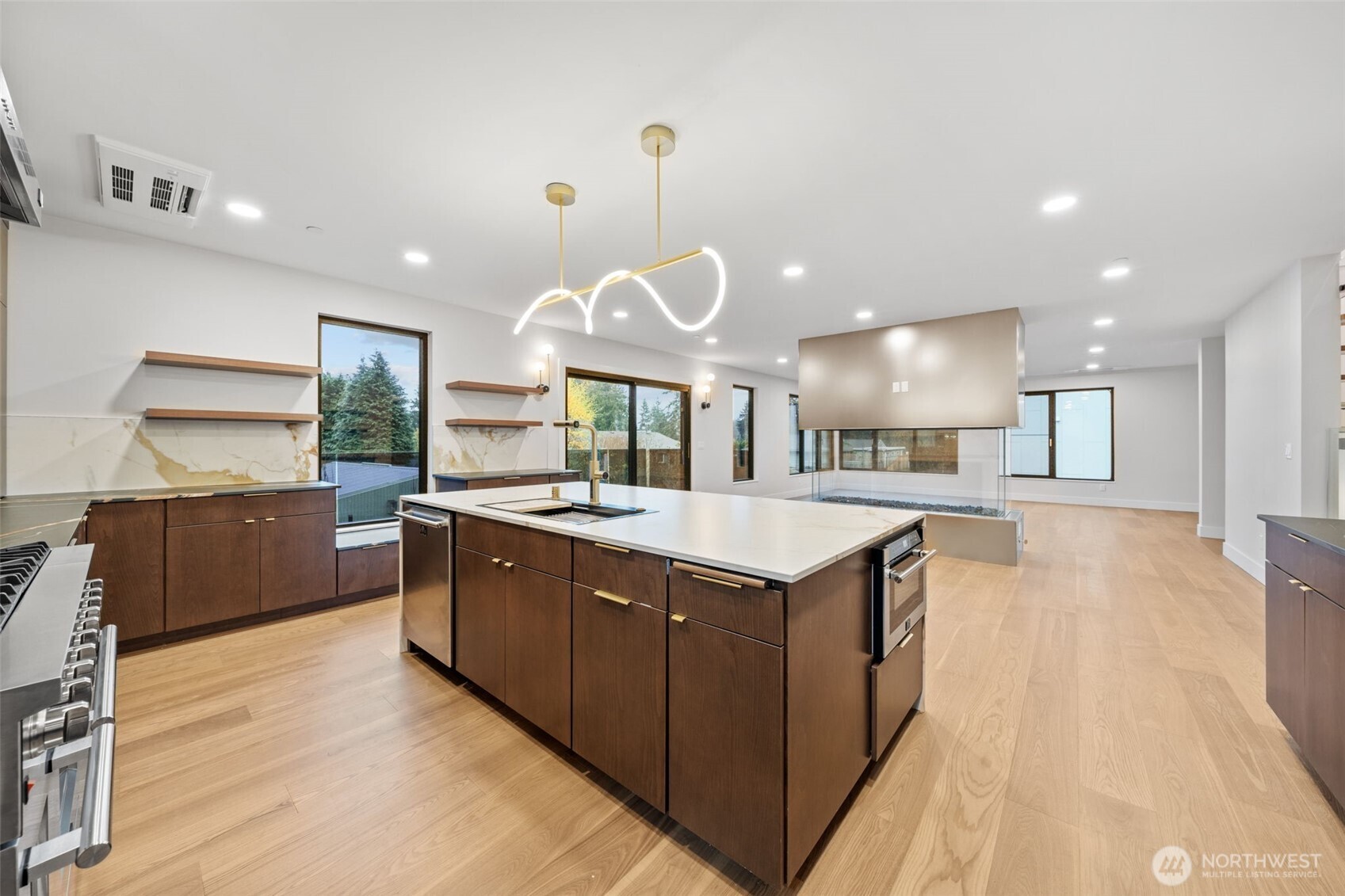 7905 240th Street Southwest Edmonds, WA 98026 - Photo 8 of 34