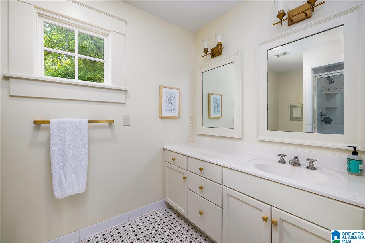 2916 Thornhill Road Birmingham, AL 35213 - Photo 36 of 49