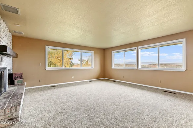 $549,900 | 7507 Scenic Drive, Yakima, WA 98908