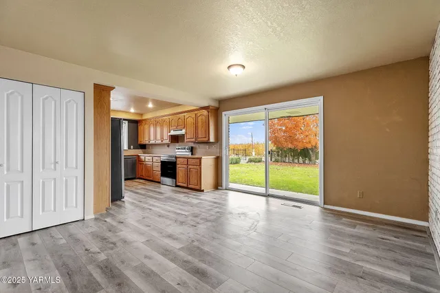 $549,900 | 7507 Scenic Drive, Yakima, WA 98908