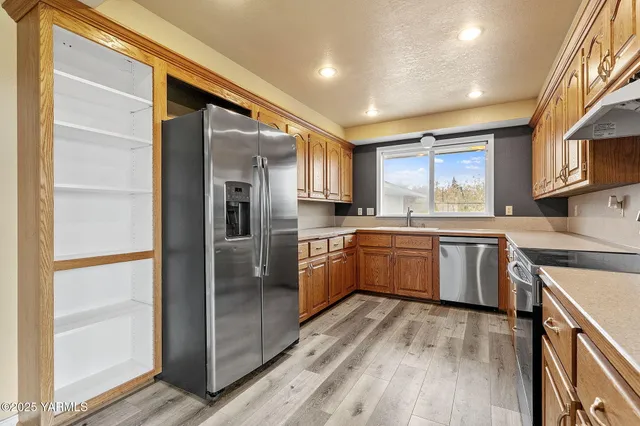 $549,900 | 7507 Scenic Drive, Yakima, WA 98908