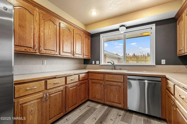 $549,900 | 7507 Scenic Drive, Yakima, WA 98908