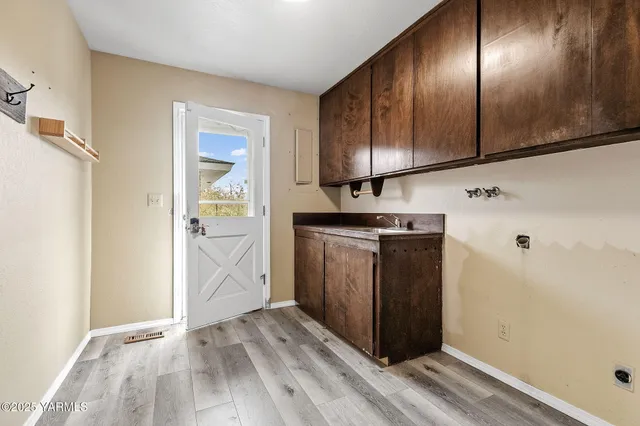 $549,900 | 7507 Scenic Drive, Yakima, WA 98908