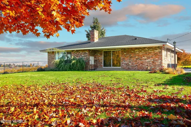 $549,900 | 7507 Scenic Drive, Yakima, WA 98908