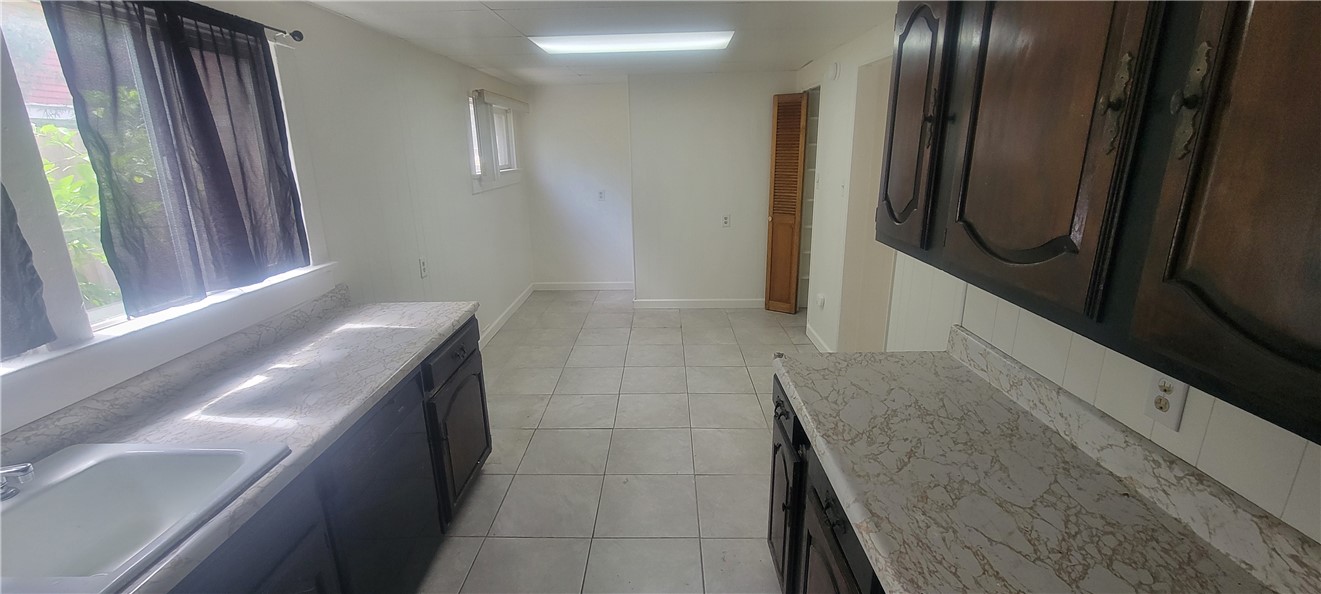 411 East 8th Street Long Beach, CA 90813 - Photo 25 of 31 Kitchen, Lower unit