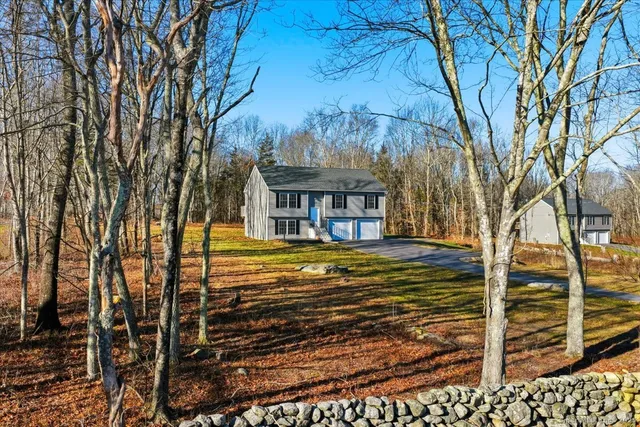 $489,900 | 1084 East Lake Road, Montville, CT 06370