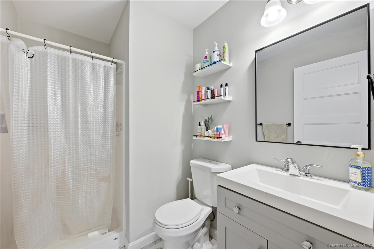 1084 East Lake Road Montville, CT 06370 - Photo 31 of 39