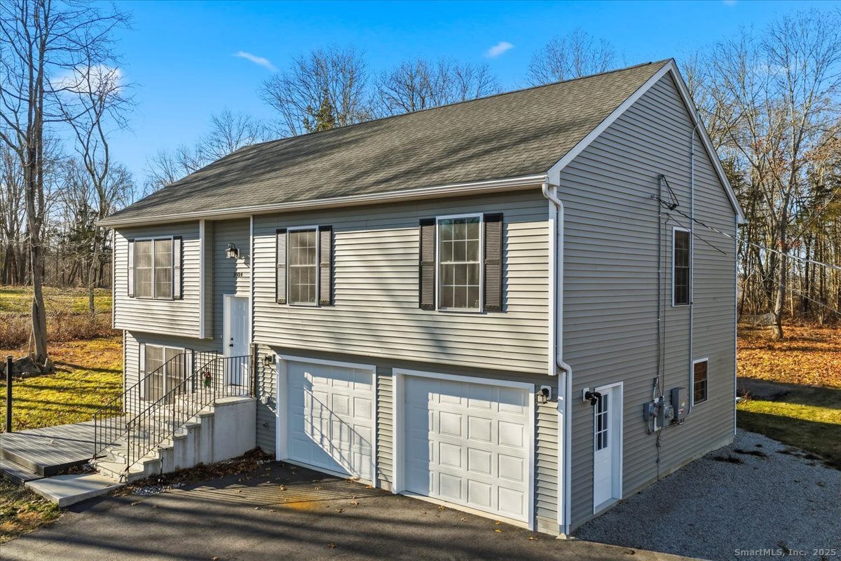 1084 East Lake Road Montville, CT 06370 - Photo 5 of 39