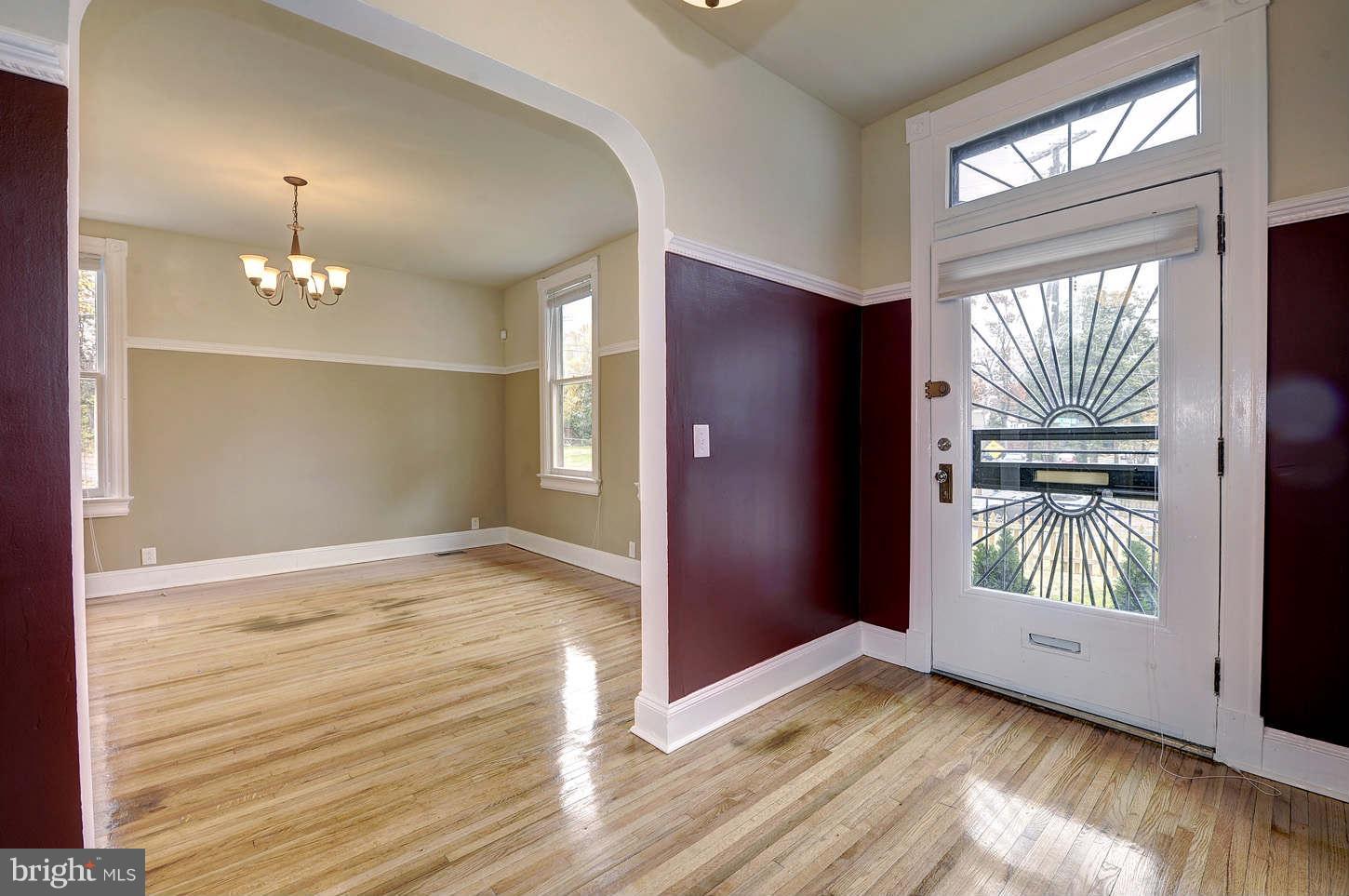 7222 Blair Road Northwest Washington, DC 20012 - Photo 3 of 30 Foyer