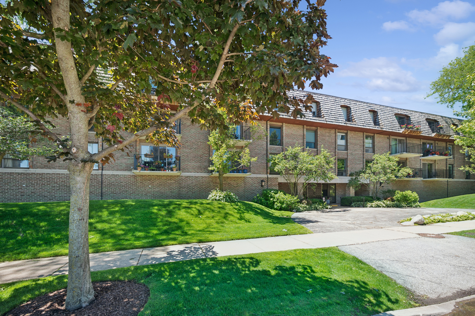 134 Green Bay Road, Unit 104 Winnetka, IL 60093 - Photo 2 of 19
