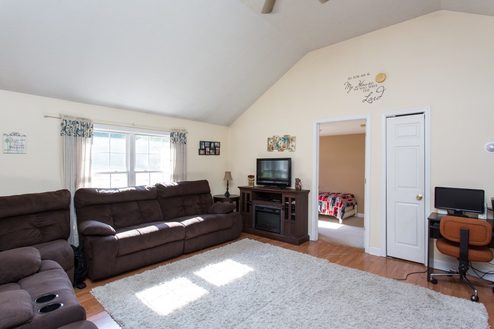 284 Mosbys Camp Road Stanley, VA 22851 - Photo 5 of 22 Gallery Image 5