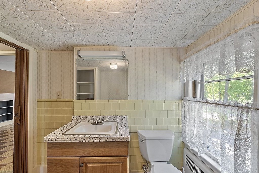 338 Donohue Road Dracut, MA 01826 - Photo 33 of 38