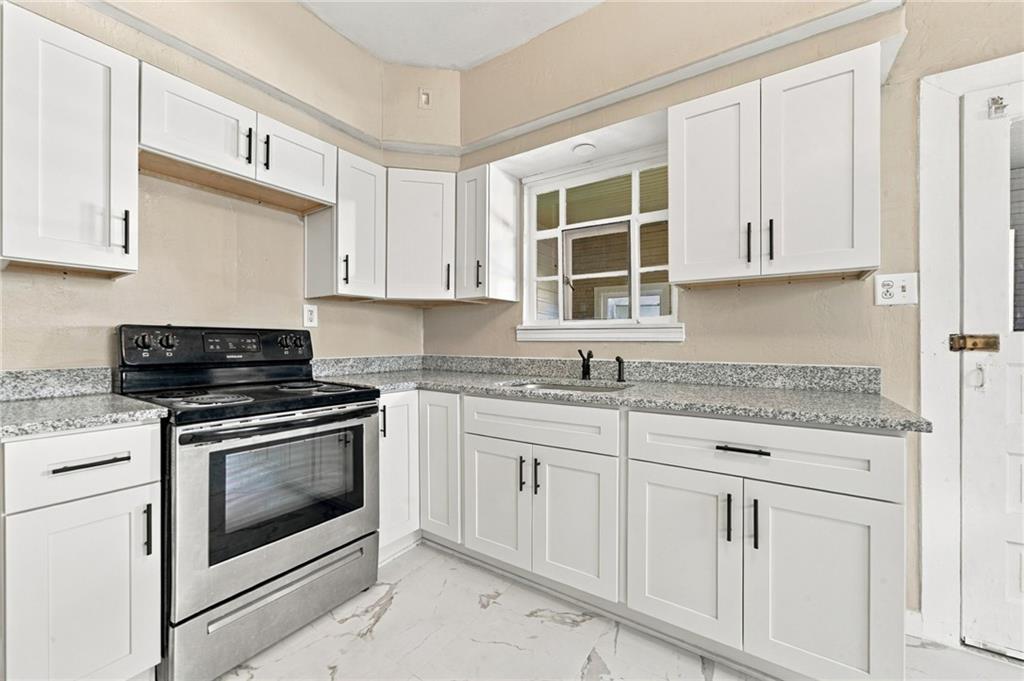 503 Standard Avenue Springdale, PA 15144 - Photo 11 of 31 Brand new Kitchen