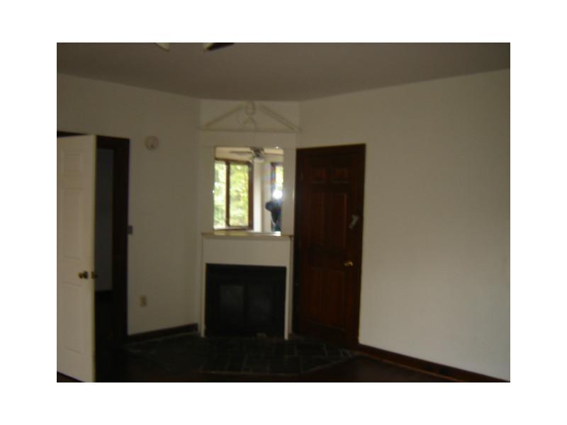 334 Main Street Orono, ME 04473 - Photo 10 of 30 Living Room.