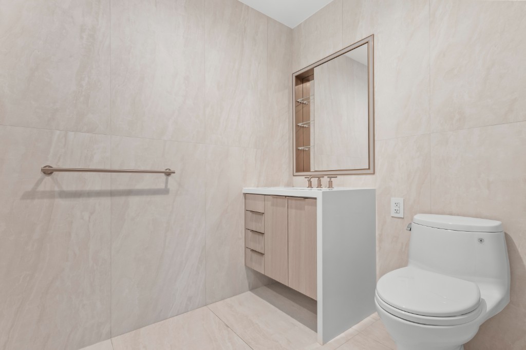 3 Court Square, Unit 2805 Queens, NY 11101 - Photo 7 of 21 Photo 7