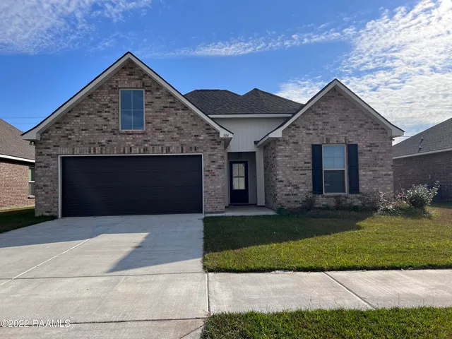 $2,000 | 304 Tall Meadows Lane, Lafayette, LA 70506