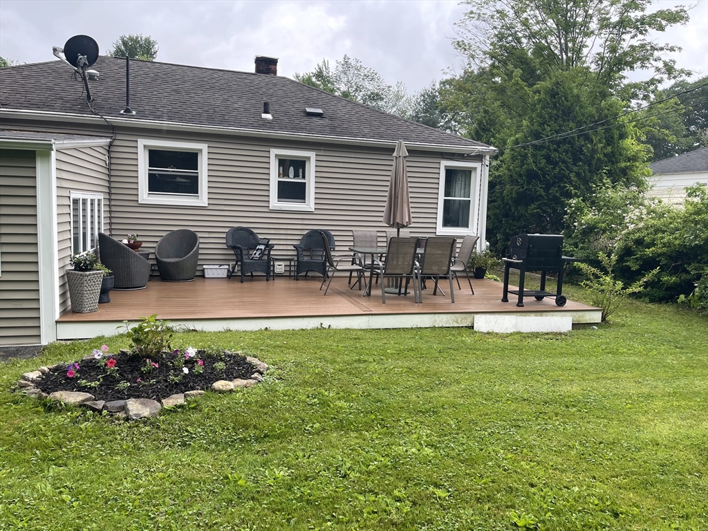 41 Knowles Road Worcester, MA 01602 - Photo 2 of 34