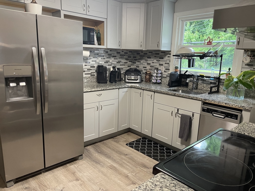 41 Knowles Road Worcester, MA 01602 - Photo 8 of 34