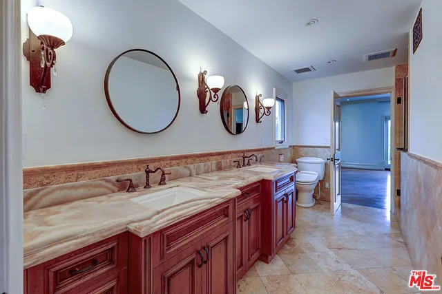 $44,500 | 209 South Anita Avenue, Los Angeles, CA 90049