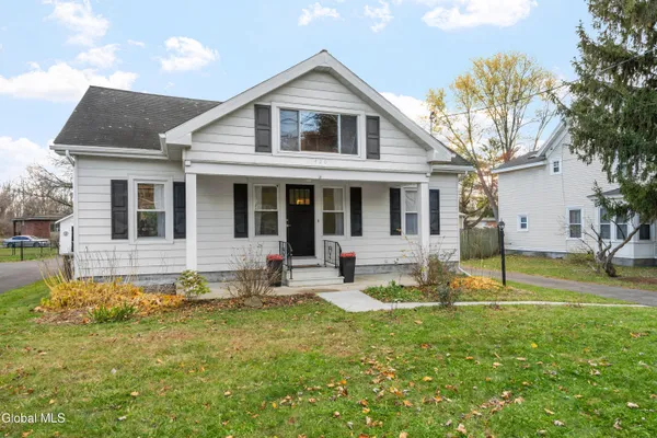 $330,000 | 420 Highway 146, Guilderland, NY 12009