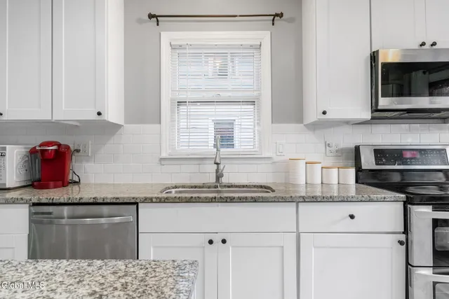 $343,000 | 420 Highway 146, Guilderland, NY 12009