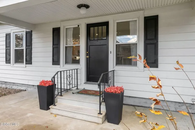 $343,000 | 420 Highway 146, Guilderland, NY 12009