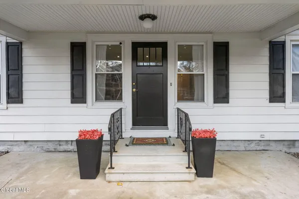 $330,000 | 420 Highway 146, Guilderland, NY 12009