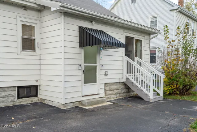 $343,000 | 420 Highway 146, Guilderland, NY 12009