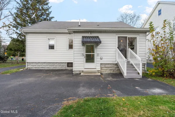$330,000 | 420 Highway 146, Guilderland, NY 12009