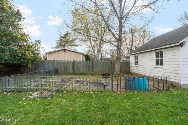 $330,000 | 420 Highway 146, Guilderland, NY 12009