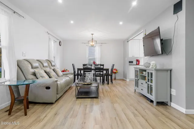 $343,000 | 420 Highway 146, Guilderland, NY 12009