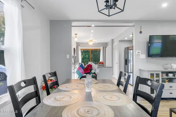 $330,000 | 420 Highway 146, Guilderland, NY 12009