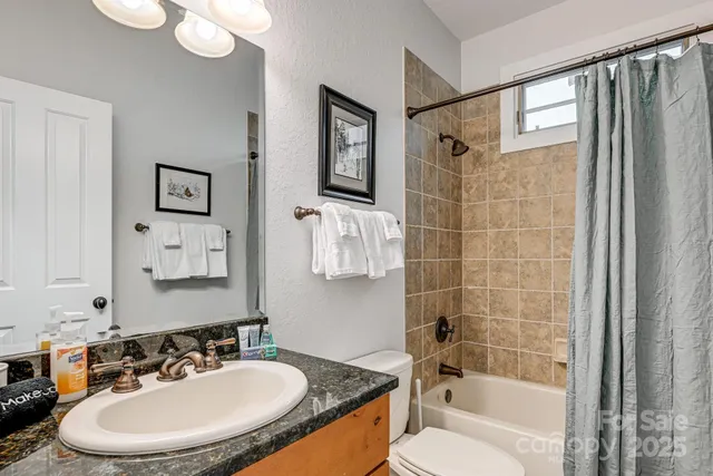 $525,000 | 220 Boulder Crk Lane, Tuckasegee, NC 28783