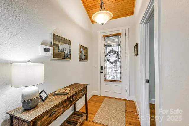 $525,000 | 220 Boulder Crk Lane, Tuckasegee, NC 28783