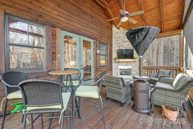 $525,000 | 220 Boulder Crk Lane, Tuckasegee, NC 28783