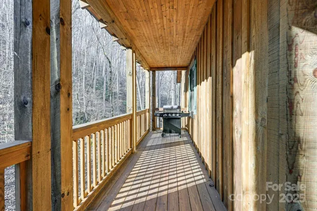 $525,000 | 220 Boulder Crk Lane, Tuckasegee, NC 28783