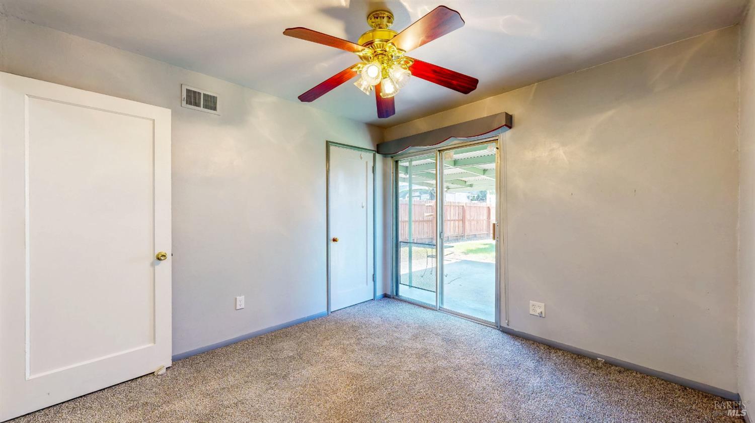 809 Maple Avenue Vallejo, CA 94591 - Photo 20 of 46 a view of an empty room and window