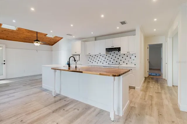 $1,599,000 | 5455 Lake Le Clare Road, Lutz, FL 33558