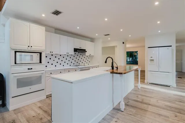 $1,599,000 | 5455 Lake Le Clare Road, Lutz, FL 33558