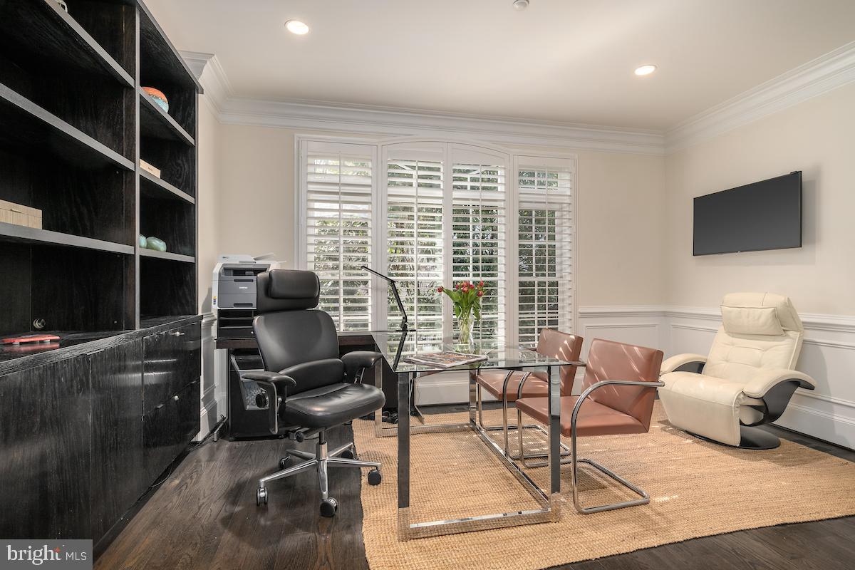 7803 Radnor Road Bethesda, MD 20817 - Photo 16 of 51 A large must have home office with built-ins