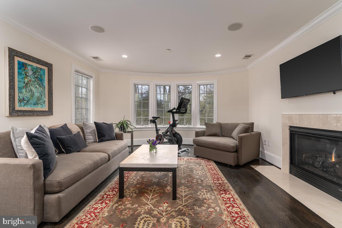 7803 Radnor Road Bethesda, MD 20817 - Photo 21 of 51 The Sitting room in the Primary Suite