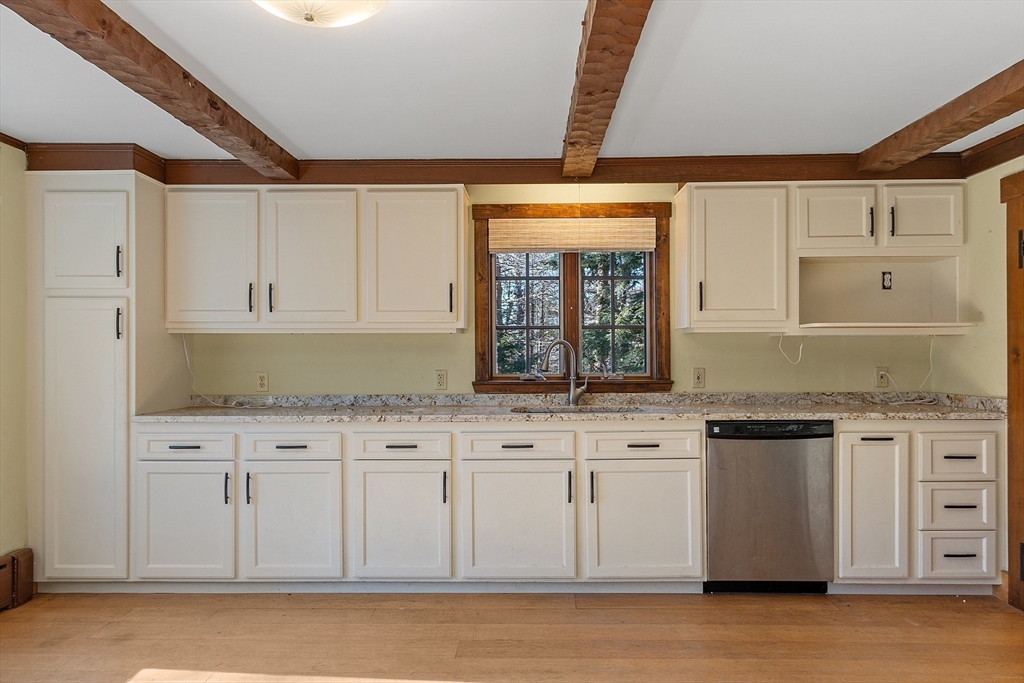 64 Chestnut Street Lunenburg, MA 01462 - Photo 18 of 42