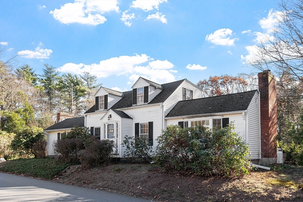 64 Chestnut Street Lunenburg, MA 01462 - Photo 3 of 42