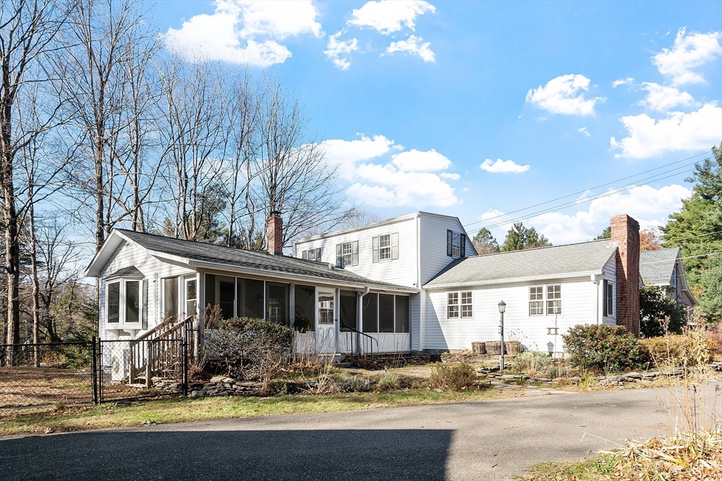 64 Chestnut Street Lunenburg, MA 01462 - Photo 5 of 42