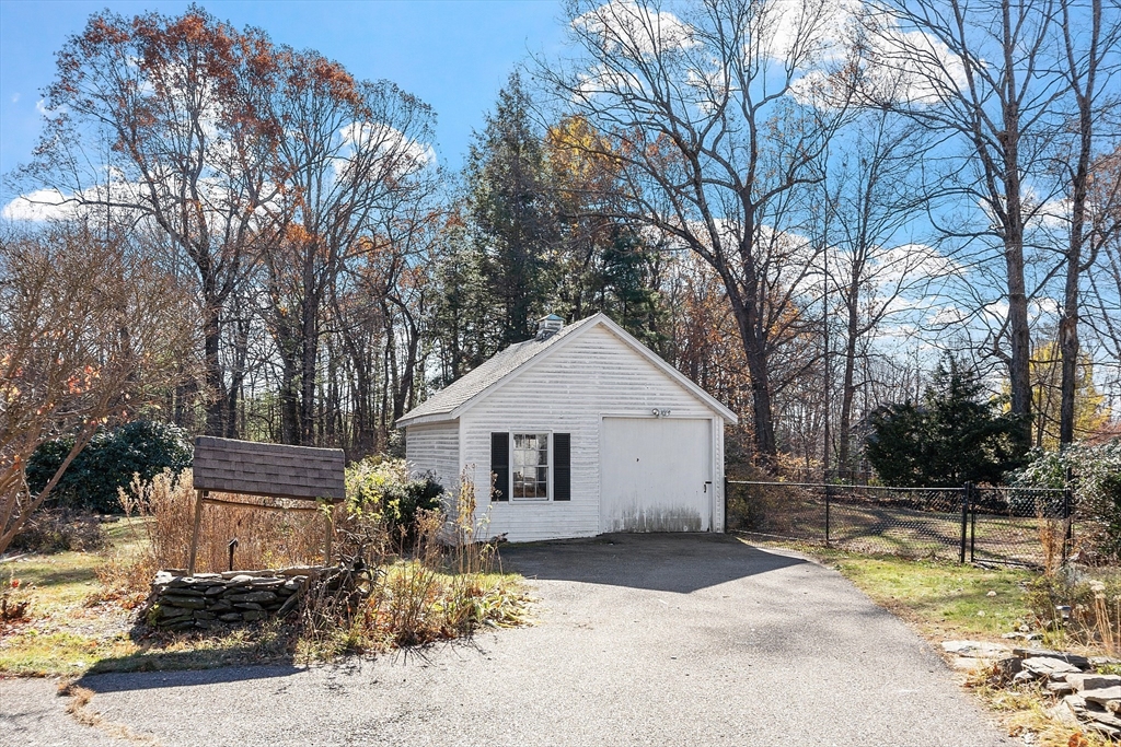 64 Chestnut Street Lunenburg, MA 01462 - Photo 7 of 42