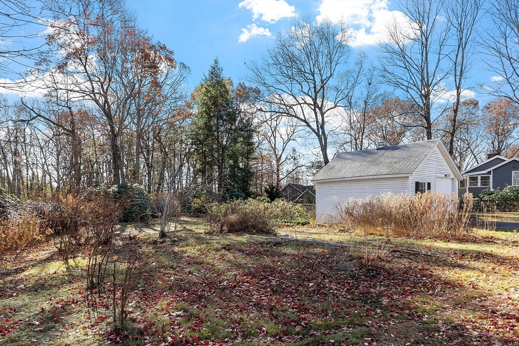 64 Chestnut Street Lunenburg, MA 01462 - Photo 8 of 42